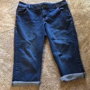 Lane Bryant Capri jeans size 18 genius fit